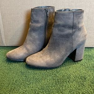 Express grey ankle booties size 6